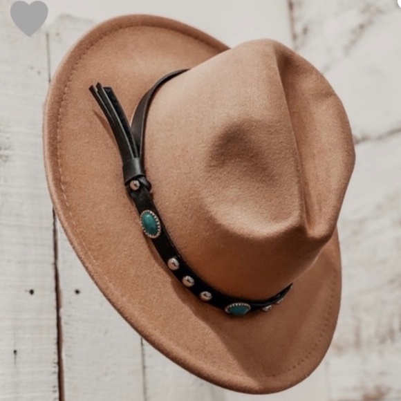 Ryder Accessories - Ryder Brim Hat with strap and turquoise details in Camel NWT